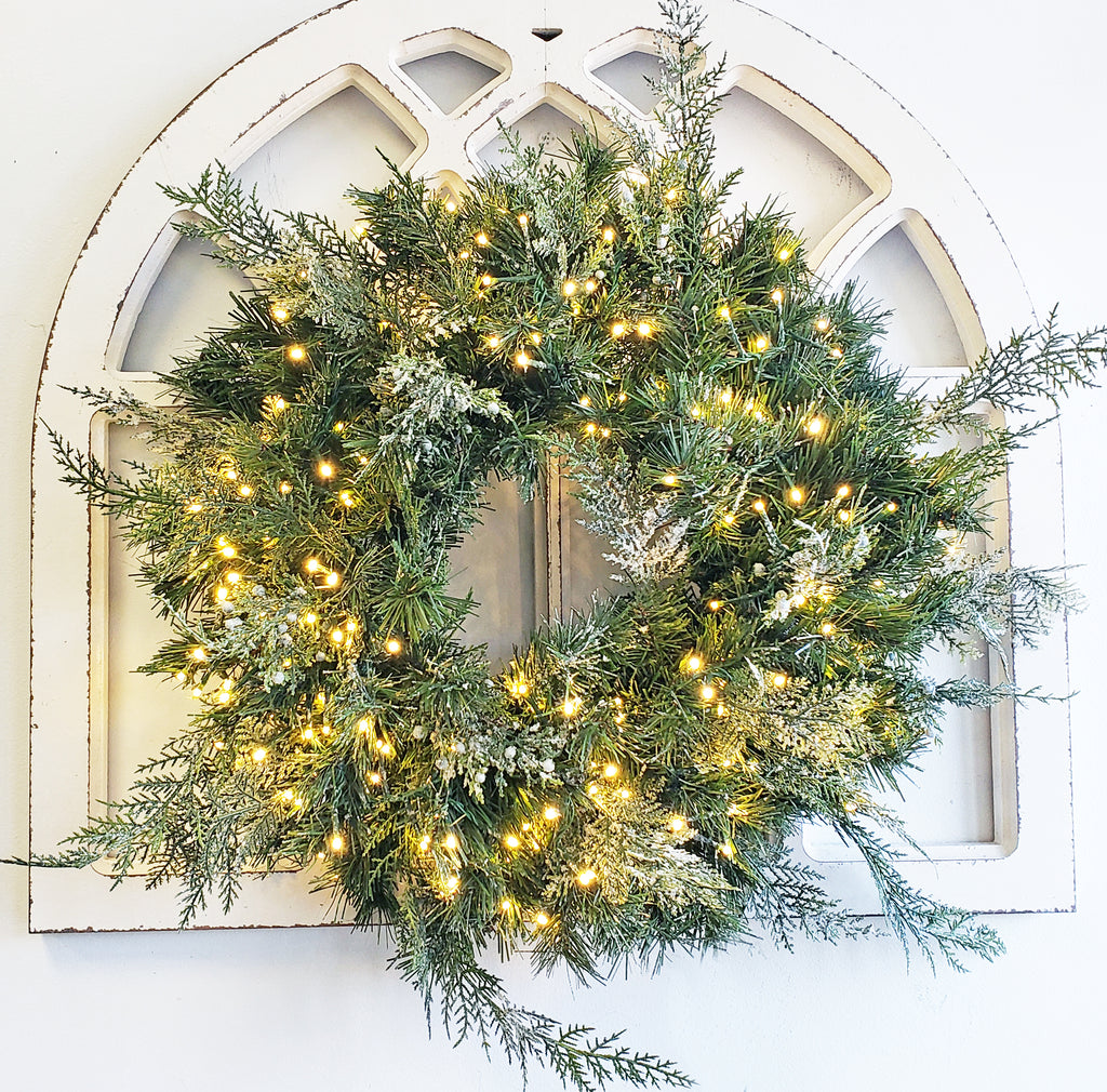 Lighted Juniper Pine Christmas Wreath 24"