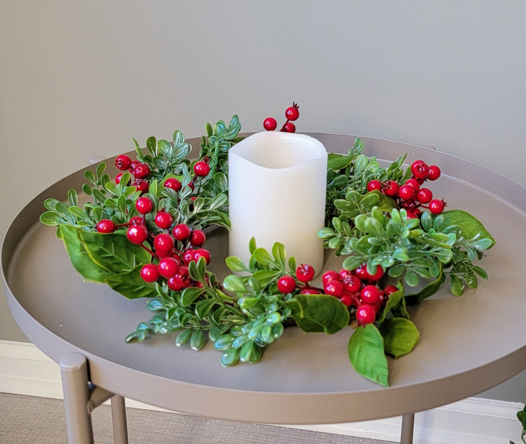Christmas Boxwood Berry Candle Ring 6"