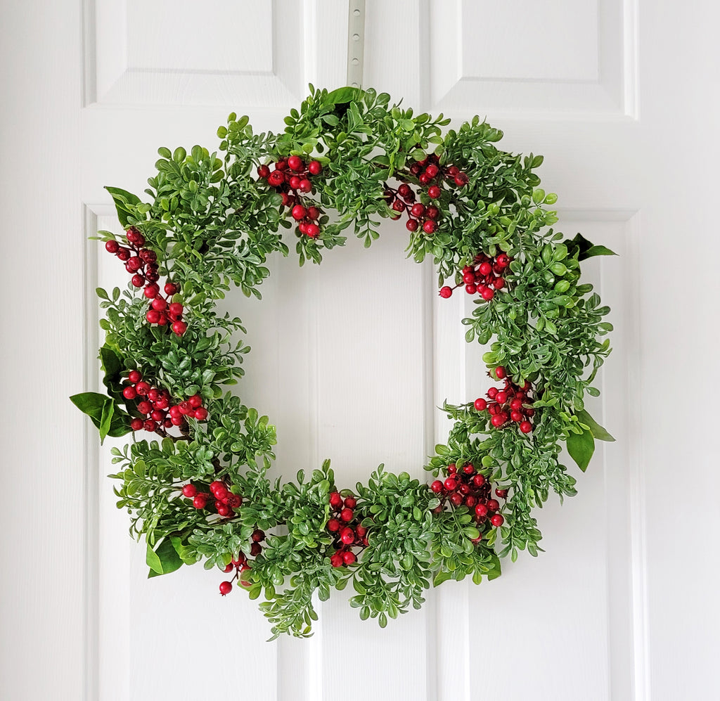 Christmas Boxwood Wreath with Red Berry 20"